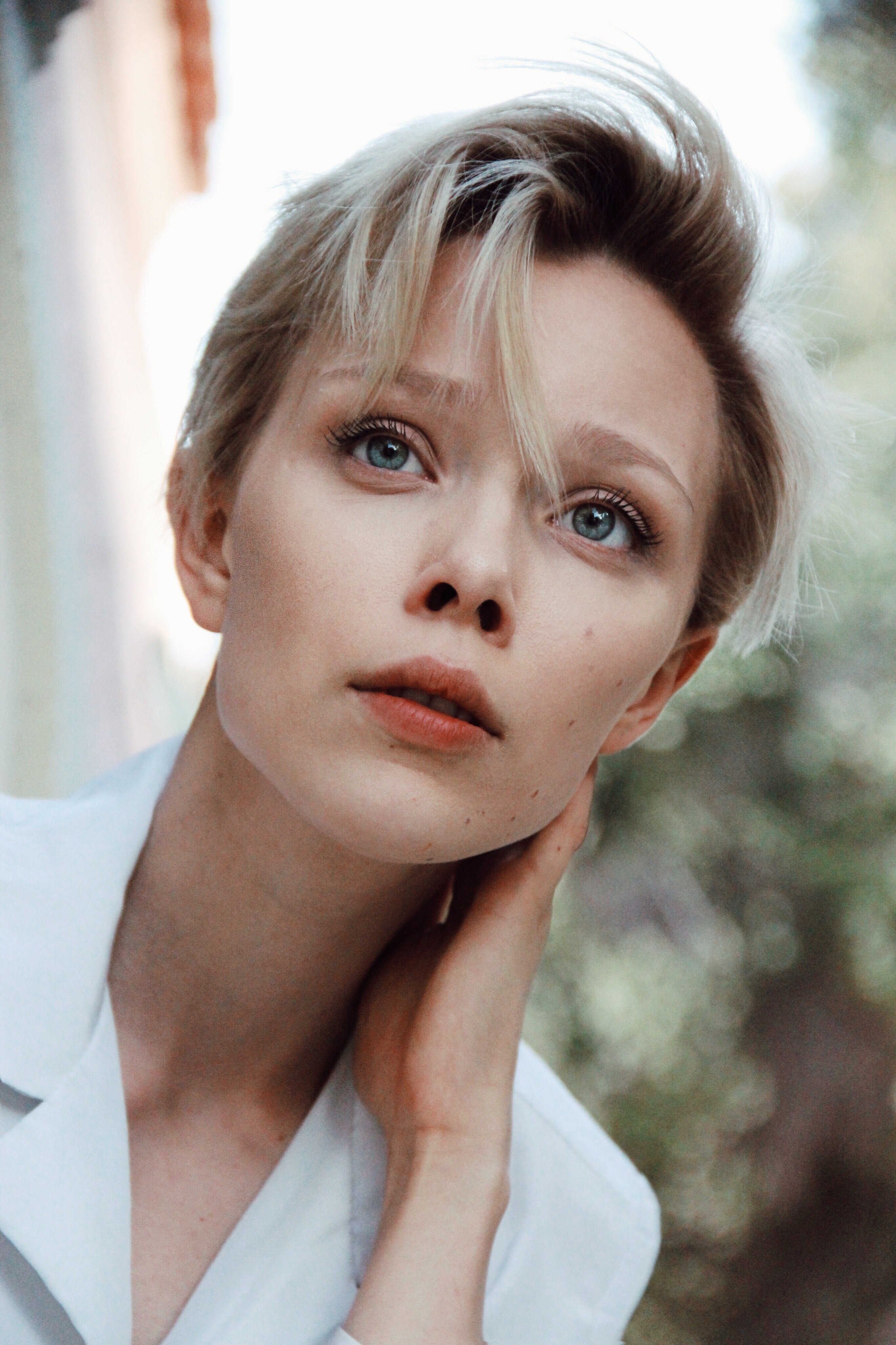 Ivanna Sakhno — Shin Hati