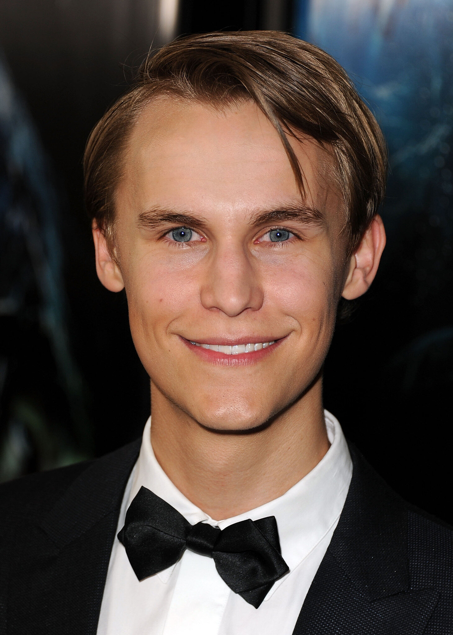 Rhys Wakefield — Freddy Burns