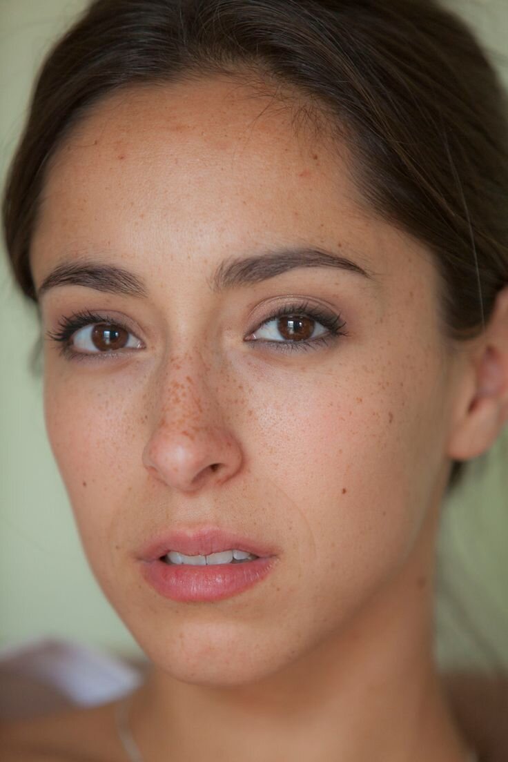 Oona Chaplin — Jeanette
