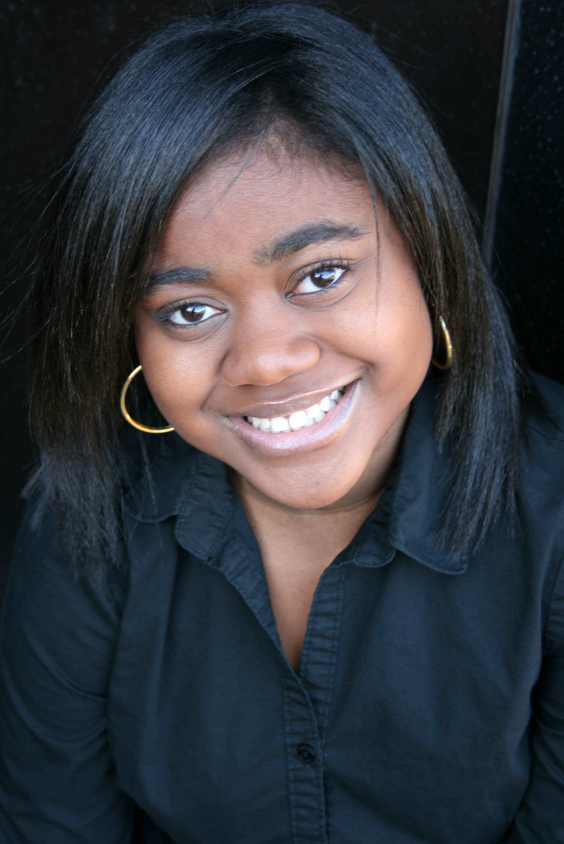 Gi'Onna Kamille — Cashier