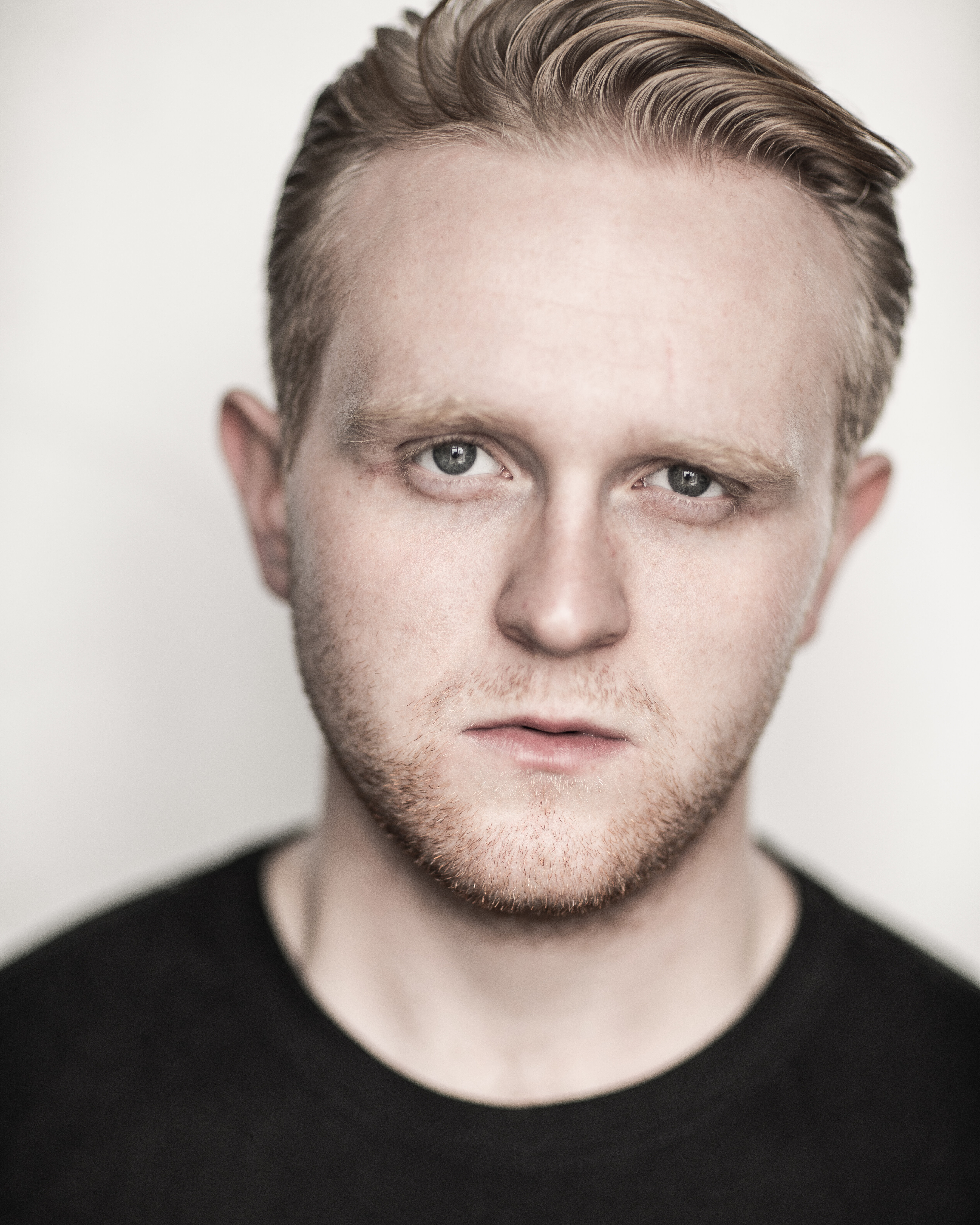 Josef Davies — Janek