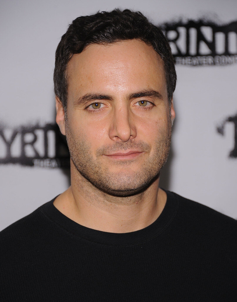 Dominic Fumusa — Detective Melvin Oliva