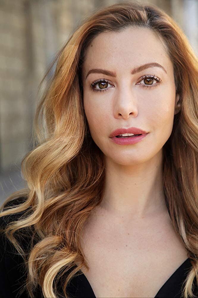 Meredith Giangrande — Hostess