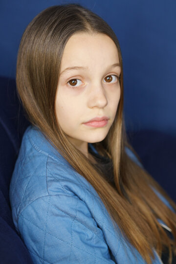 Dora Zygouri — Girl in Line