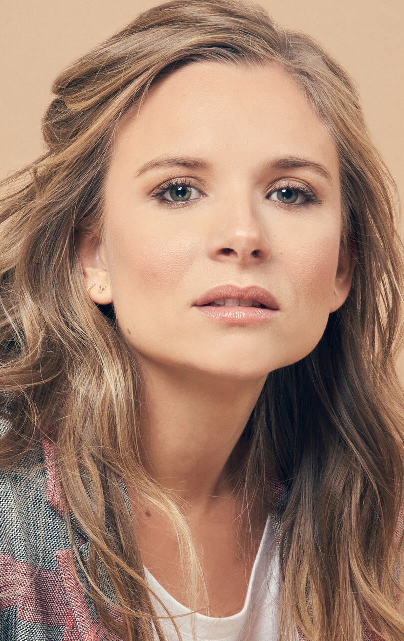 Tess Soltau — Tina Falcone