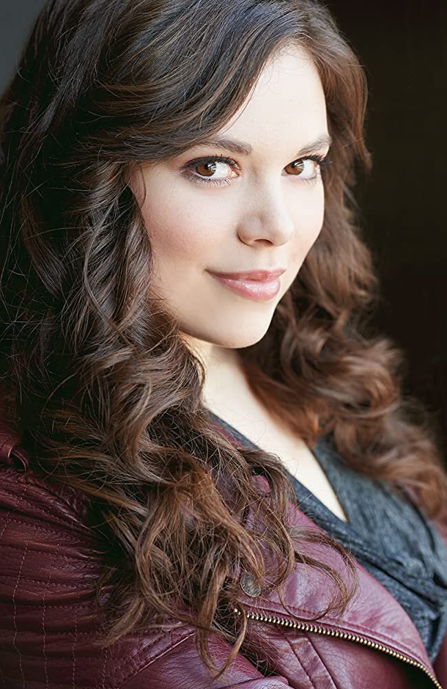 Téa Helena Carini — Angela Franz