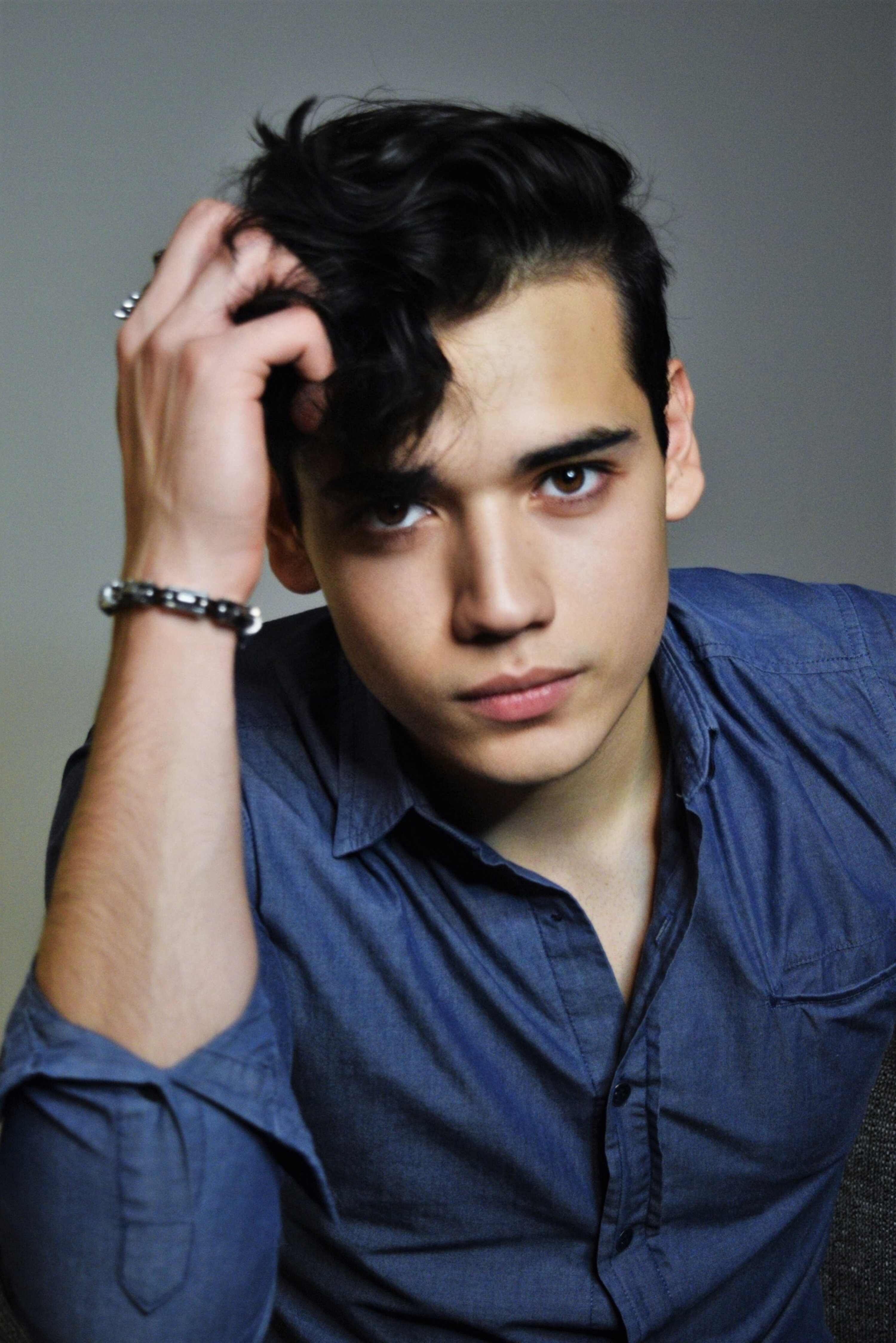 Alejandro Akara — Elvio Medina