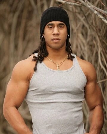 Lateef Crowder — Mandalorian (Stunt Performer)