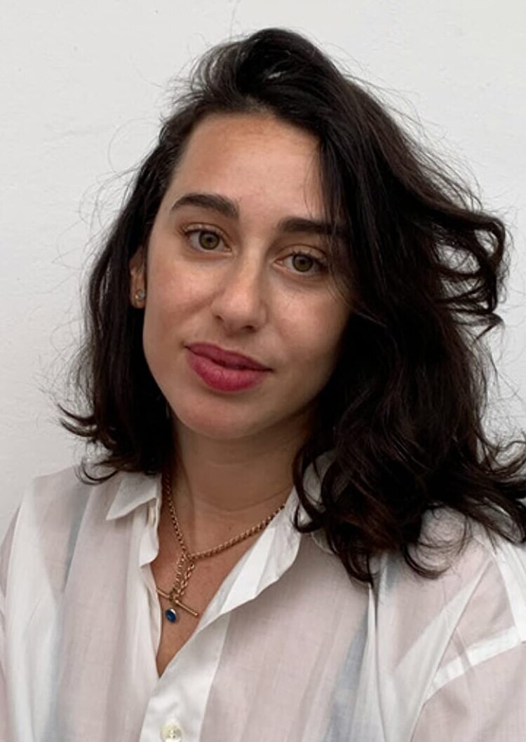 Alexa Karolinski — Chaya / Esther's Cousin