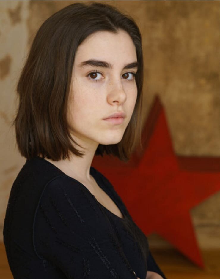 Alva Schäfer — Apple Pi Girl #3