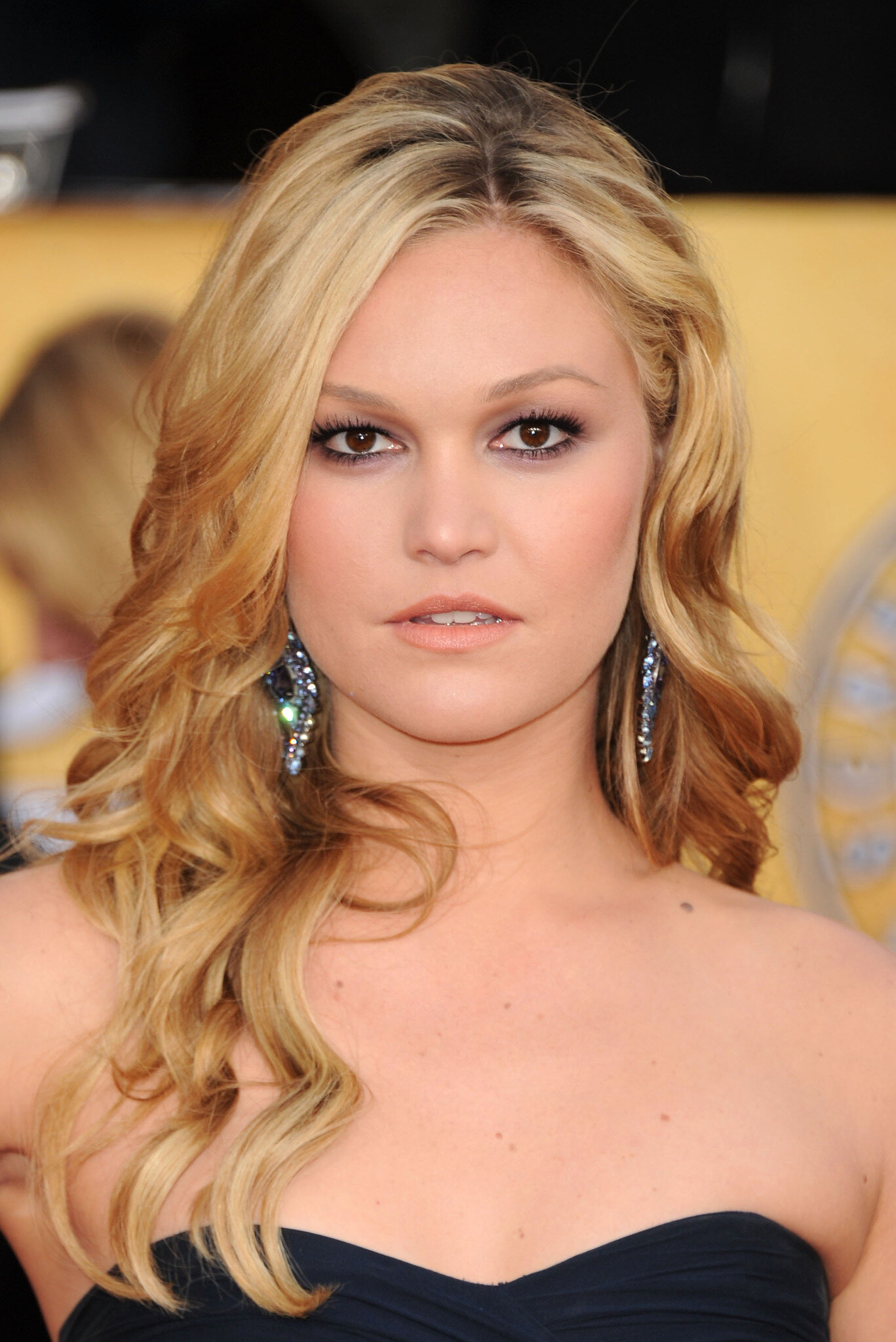 Julia Stiles — Lumen Ann Pierce