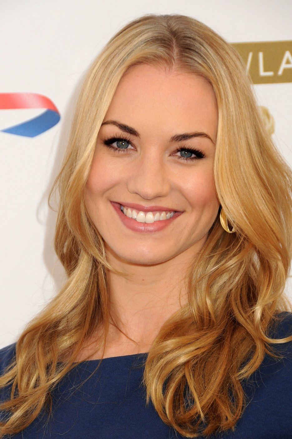Yvonne Strahovski — Hannah McKay