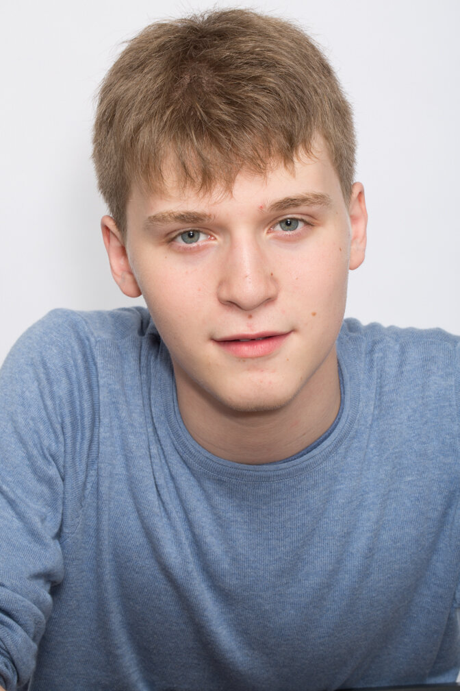 Fred Hechinger — Quinn Mossbacher