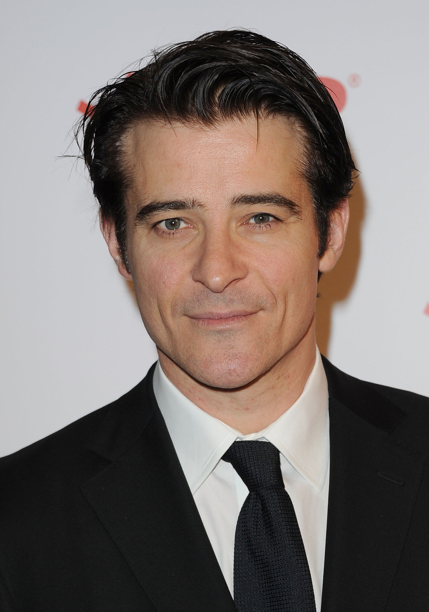 Goran Višnjić — Alastair Adana