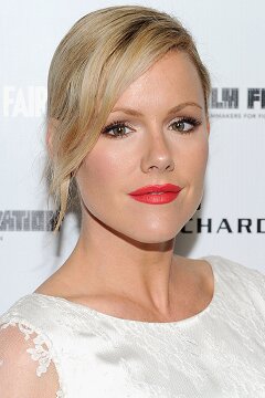 Kathleen Robertson — Elspeth Sampson