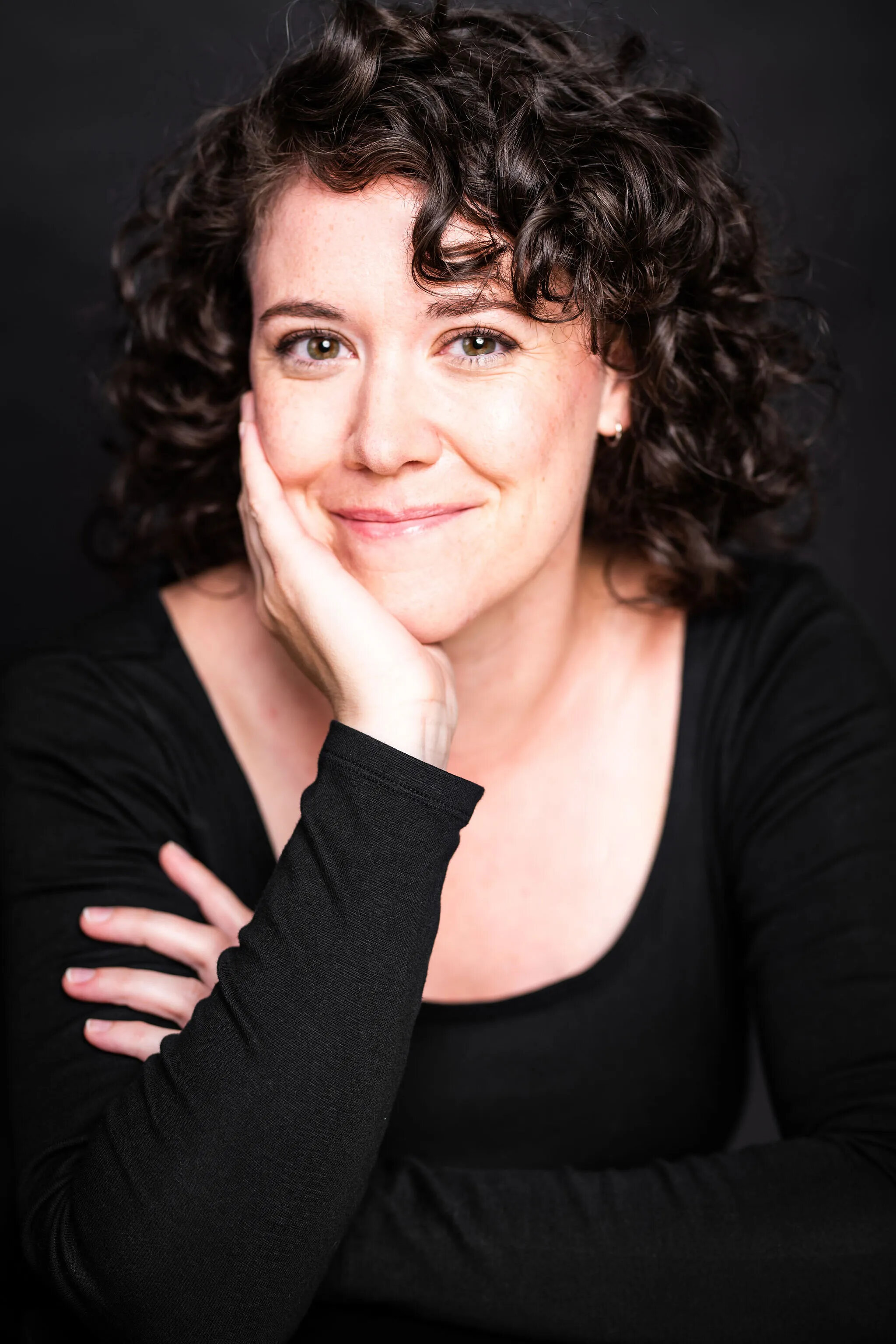 Kira Hall — "Firecracker" Puppeteer