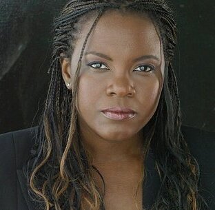 Angela Moore — Bakta