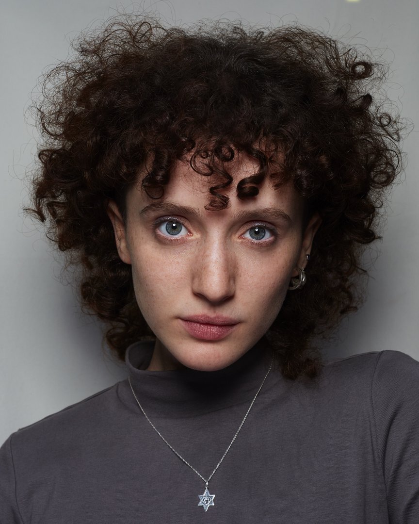 Lilit Lesser — Girl in Lunchroom