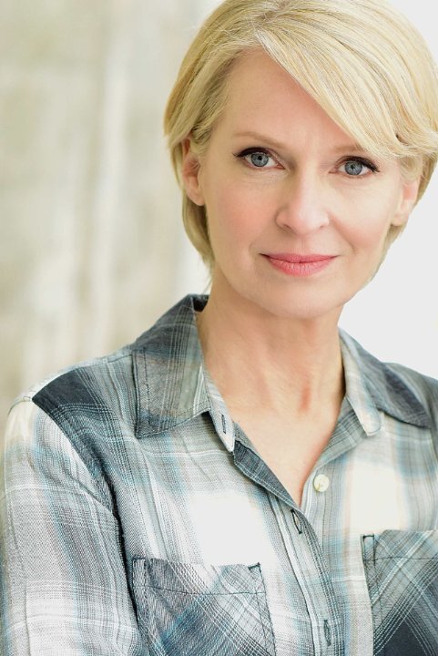 Catherine Dyer — Agent Connie Frazier