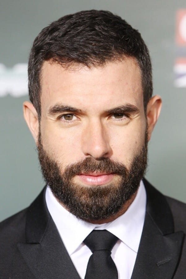 Tom Cullen — Ser Luthor Largent