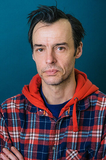 Paul Hilton — Robert Hobden