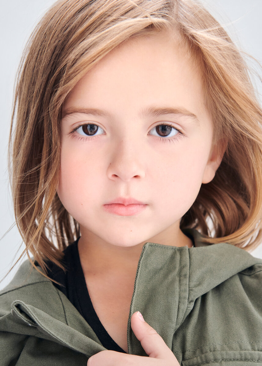 Luciana Vandette — Young Lucy MacLean