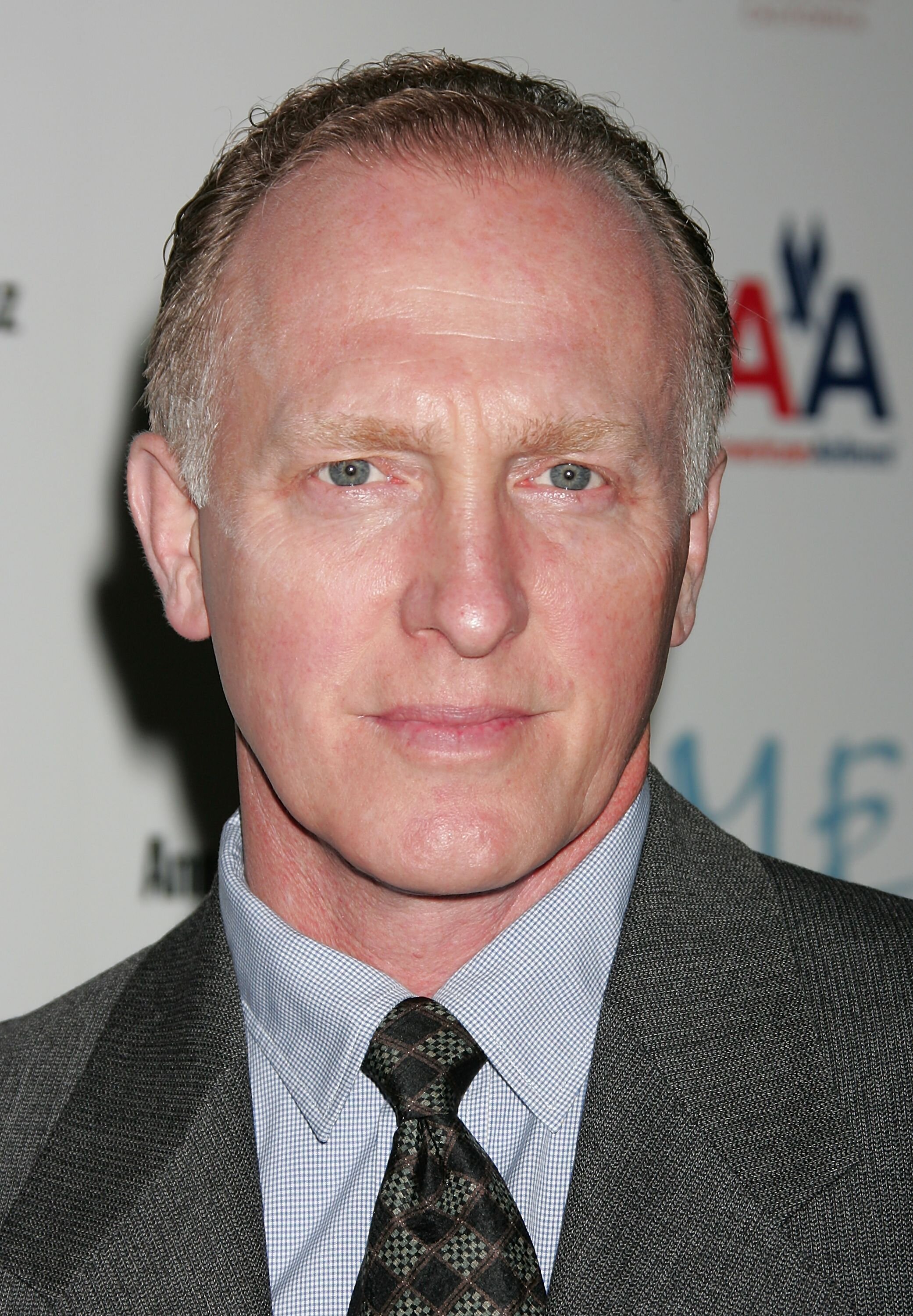 Mark Rolston — Captain Hayle