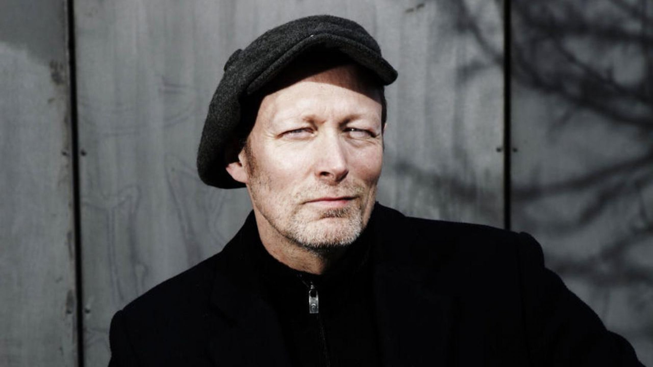 Lars Mikkelsen — Charles Magnussen