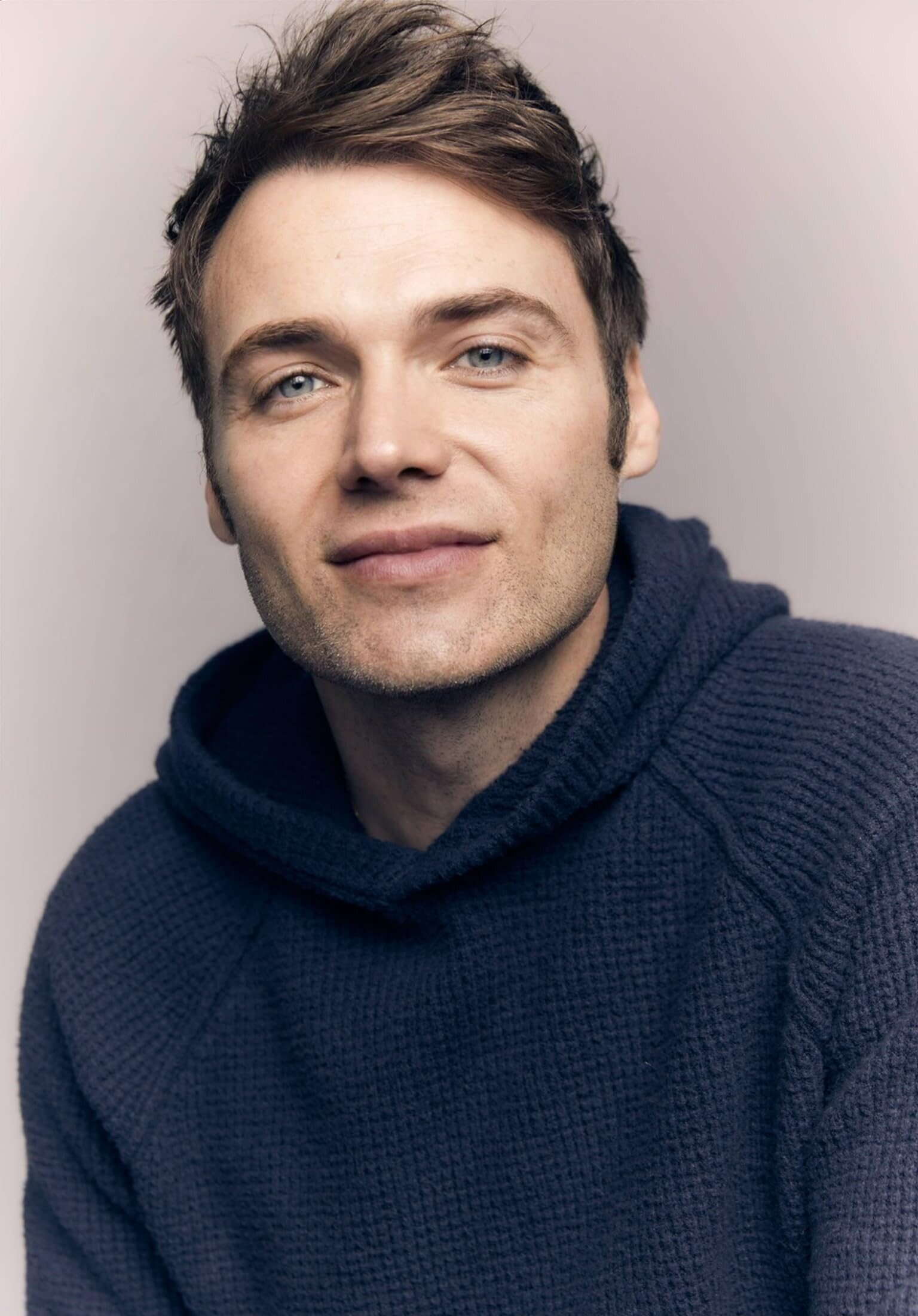 Seth Gabel — Bartender Droid