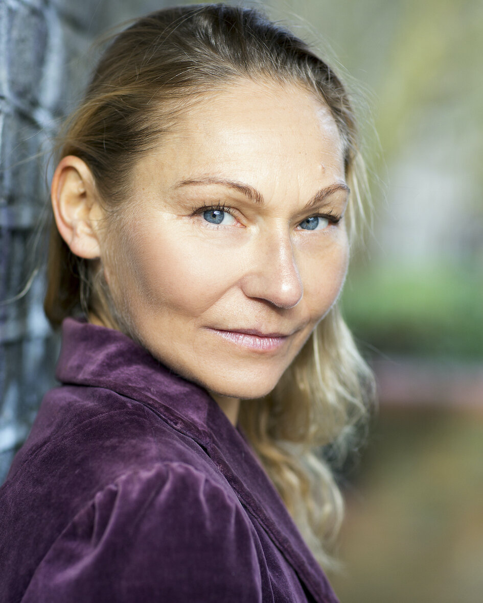Tracey-Anne Liles — Goodwife