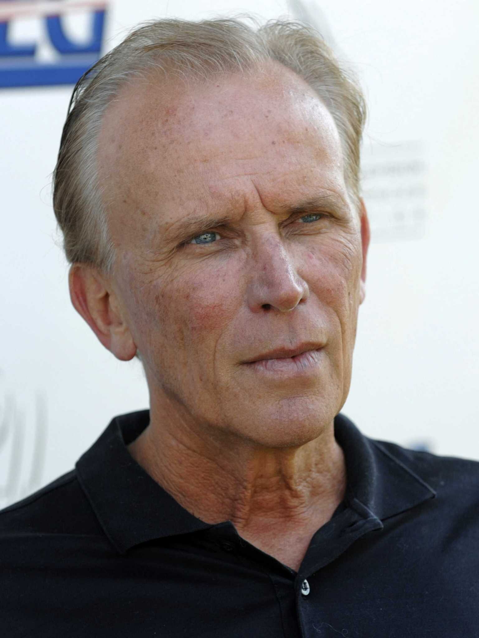 Peter Weller — Stan Liddy