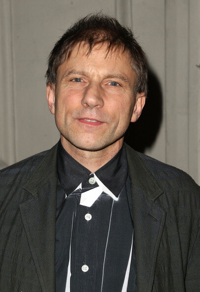 Simon McBurney — Edgar Janssen