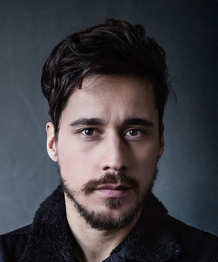 Peter Gadiot — Mechanic