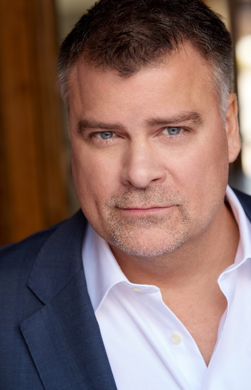 Lee Dawson — Officer Martin