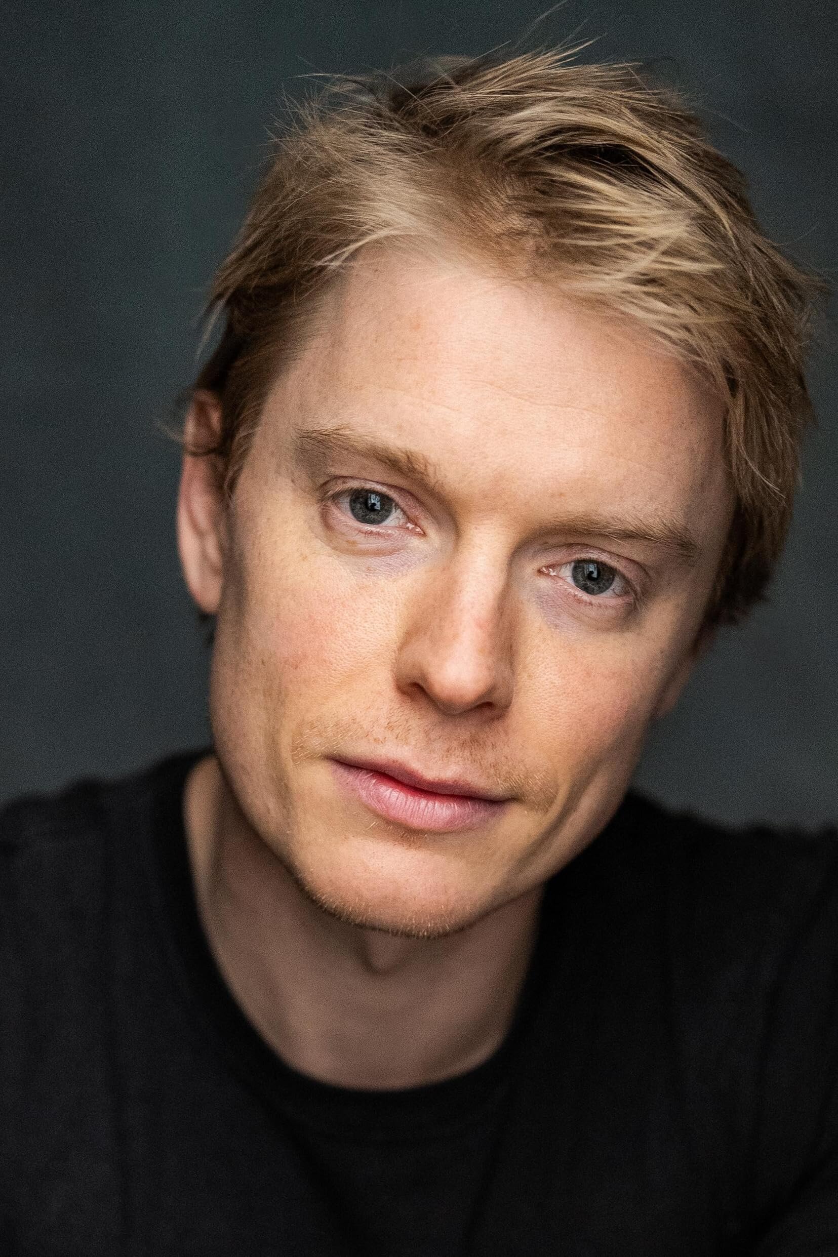 Freddie Fox — Max Bassington