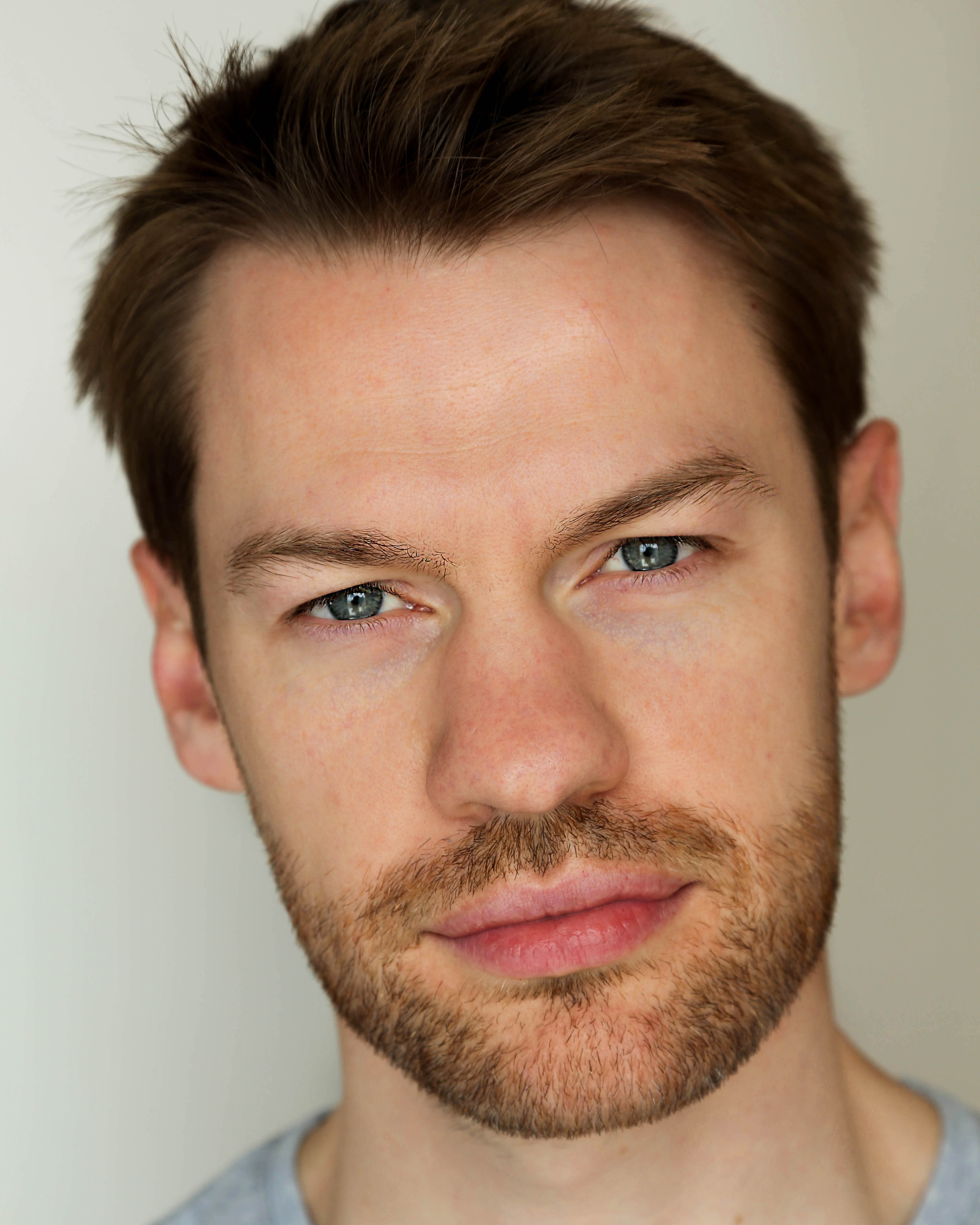 Muiris Crowley — Captain Tacud