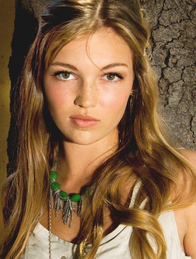 Lili Simmons — Beth