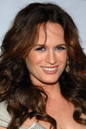 Elizabeth Reaser — Laurie Spencer