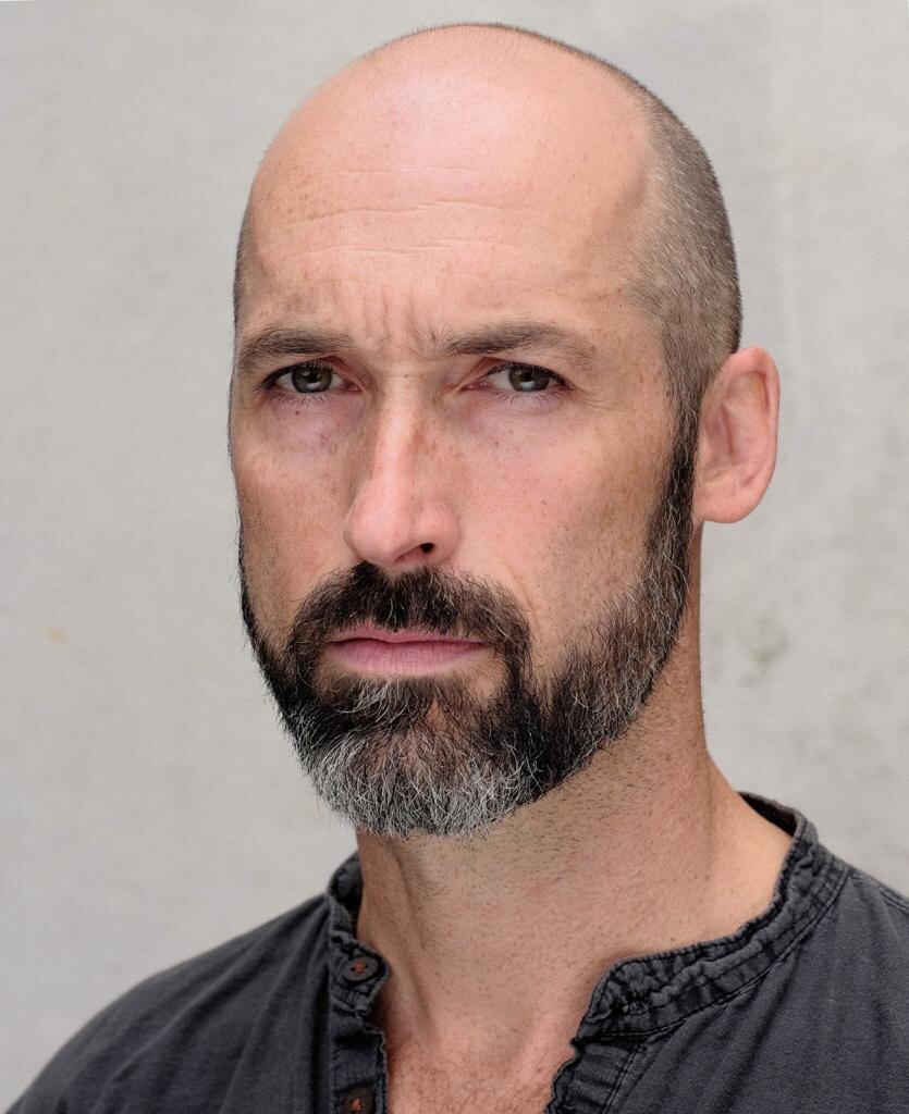 Adam Burton — Lucas Merens