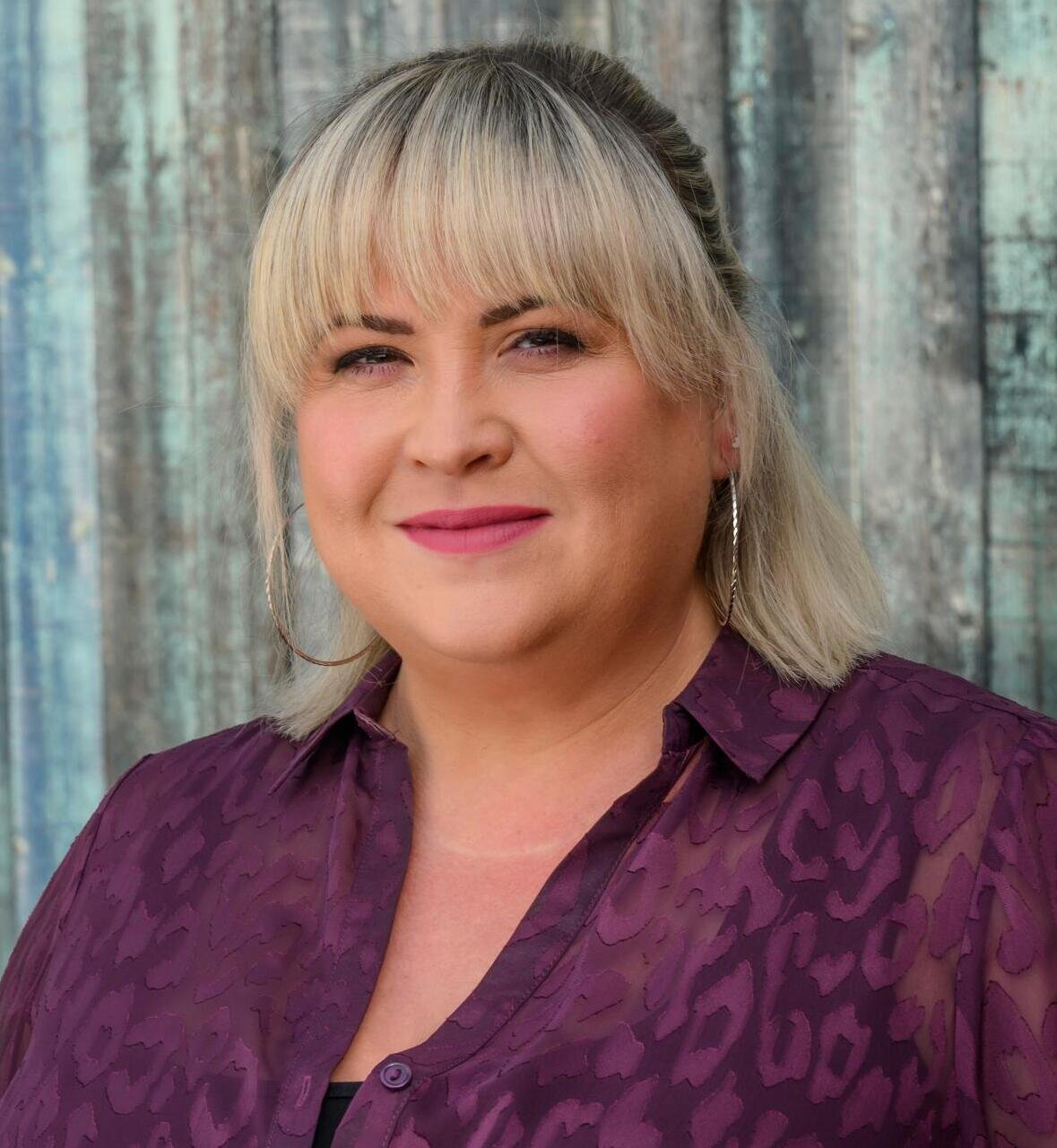 Leah MacRae — Gwen