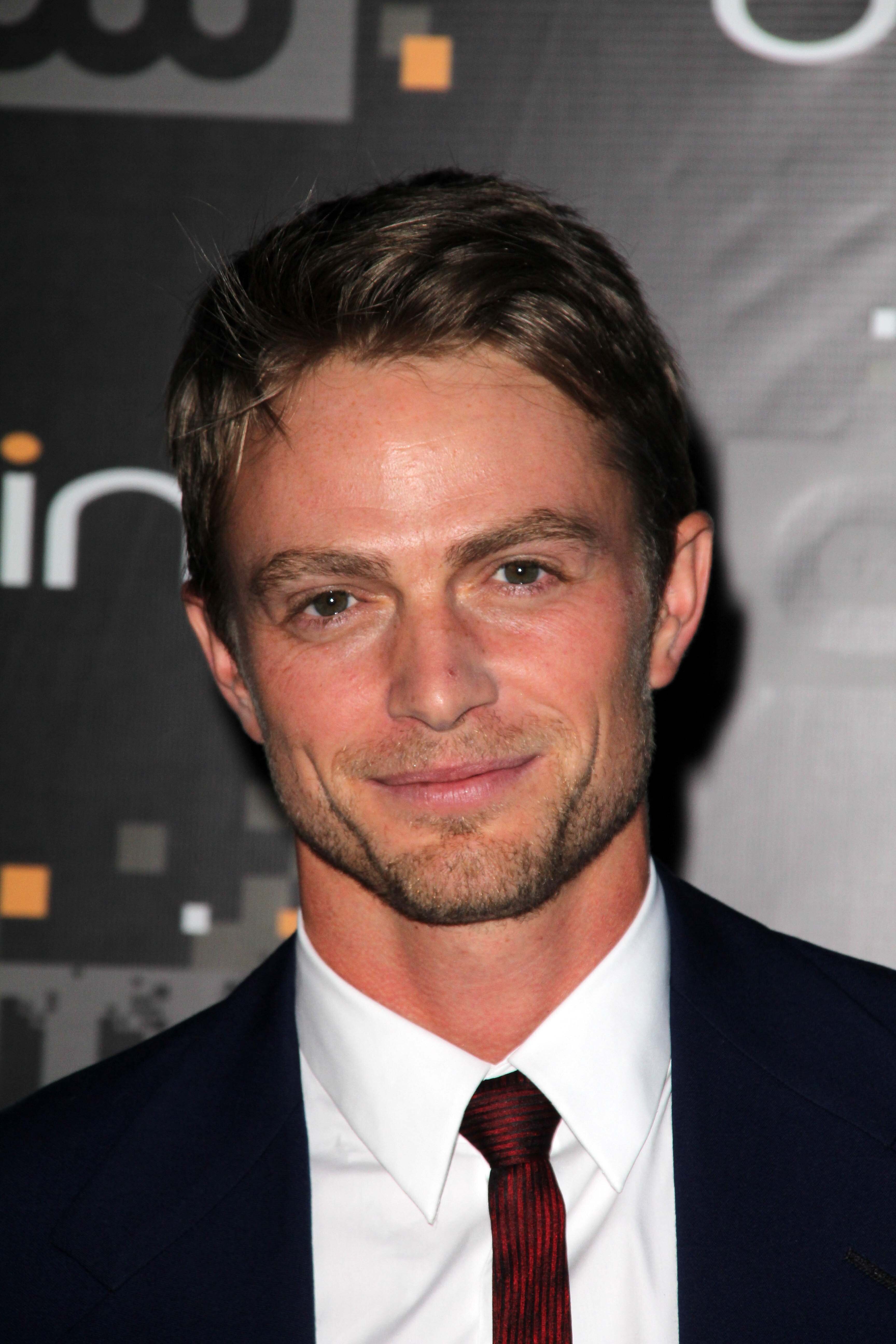 Wilson Bethel — Benjamin Poindexter / Bullseye