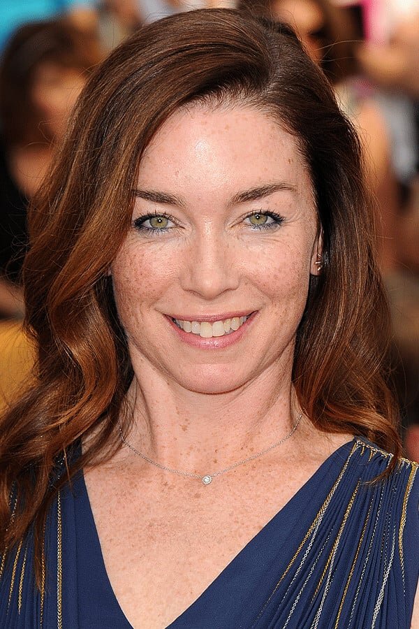 Julianne Nicholson — Samantha "Sinatra" Redmond