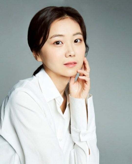 Wie Ji Yun — Teller Ha Sun-young