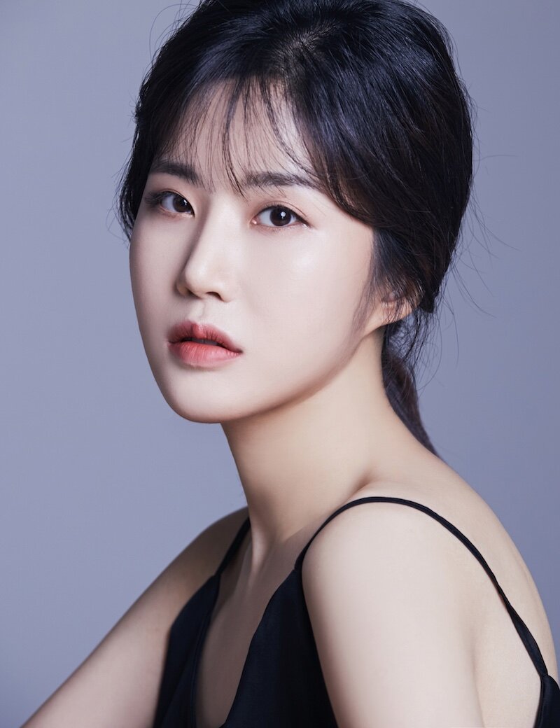 Lee Na Hyun — Car Rental Clerk