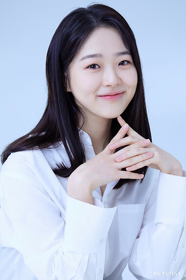 Kim Shi Eun — Kim Young Mi